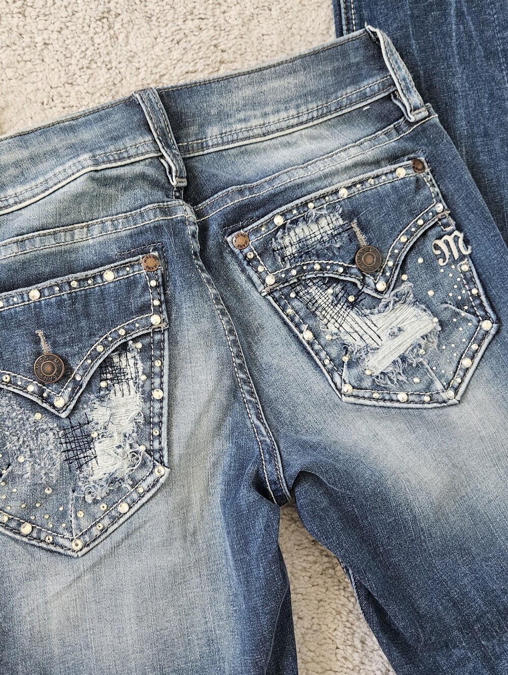 NWT Miss Me | Rhinestone Embellished Embroidered Distressed Y2K Jeans Size 24 - Picture 2 of 9